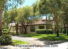 Bridgewater condos in Plantation FL - clubhouse